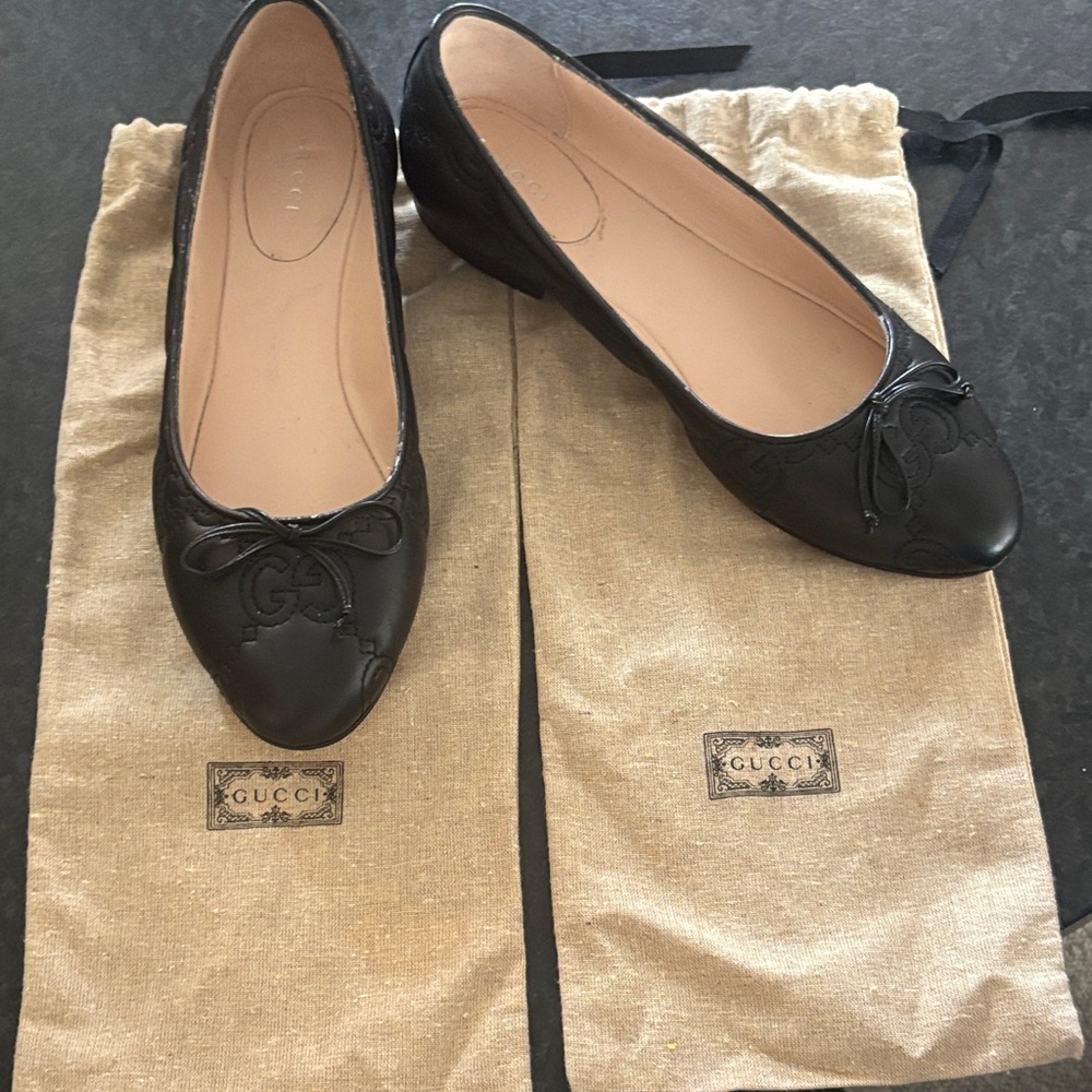 Gucci Women's Black Leather Flats